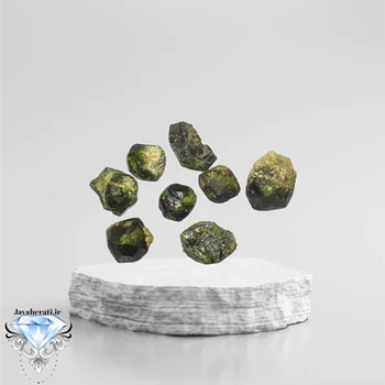 سنگ گارنت دمانتوئید (سبز) معدنی  (1عدد)