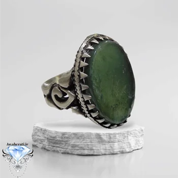 انگشتر یشم طبیعی زیبا وارزشمند